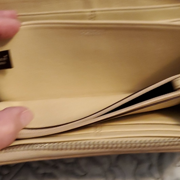 Cream Colored Tan Coach Zippered Wallet - Picture 11 of 11